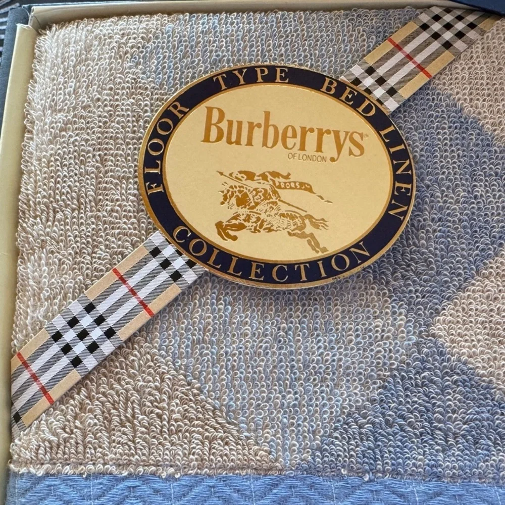 Burberry Home Collection, Towel/Blanket NWT & Box 74